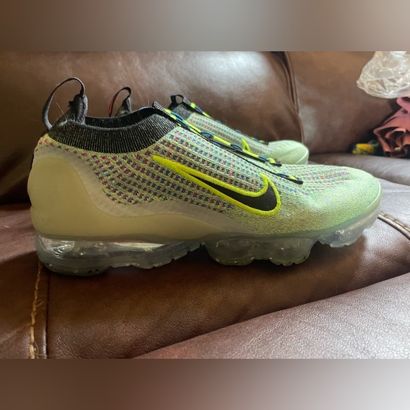 Nike Air VaporMax 2021 Flyknit NN "Volt/Black/Photo Blue/Metallic Silver" - Picture 2 of 6